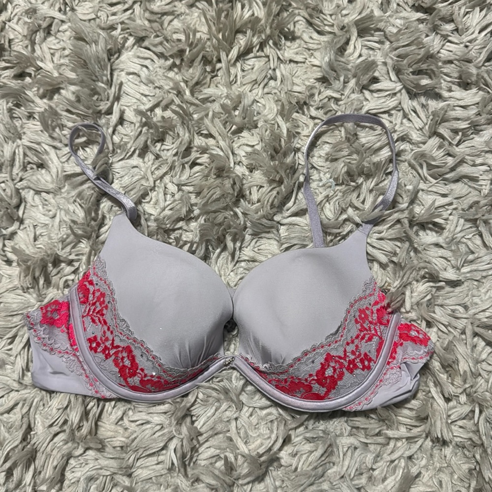 Victoria’s Secret bra